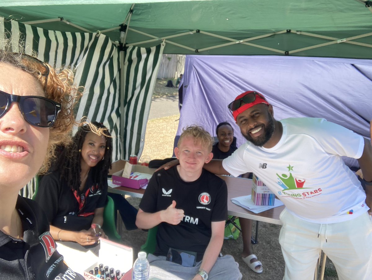 HawksmoorYouth's tweet image. Community fun day @YoungGreenwich today so much to do and all free. Bouncy castles. Art and crafts music and lovely fresh fruit pots. The sun was out and it was fabulous seeing so many people @Royal_Greenwich Thank you all for coming