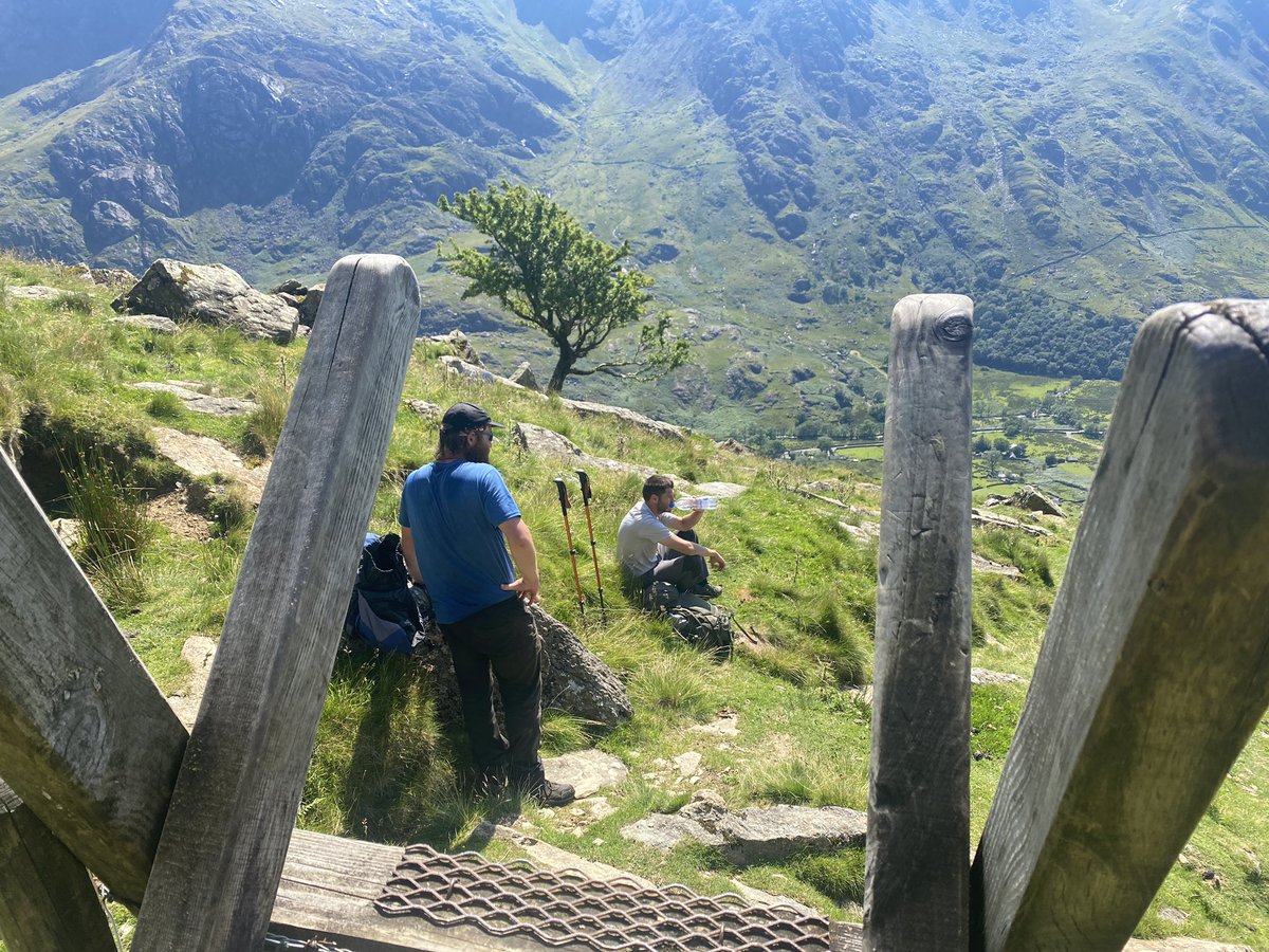 12/07/25
Taith <a href="/ClwbMynyddaCym/">Clwb Mynydda Cymru</a> 
Ffigwr “8”(ish!) y Glyderau
🥵🥵

Elidir Fawr
Y Garn
Glyder Fawr
Castell y Gwynt
Glyder Fach

📍Man Cychwyn:
Maes Parcio Nant Peris £5

///dechreuwn.hoelio.gorfoleddus
SH60675820

🥾14 milltir•
⛰️8,081’ esgyniad•
⏳14 awr•
🚫Amhosib i bramiau•