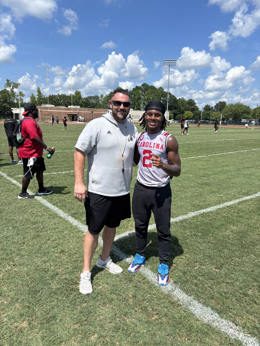 LockeQuay's tweet photo. Blessed to receive my 1st offer from the university of Pembroke 
#AGTG✝️ @CoachHallUNCP  @BradRoach_8 @FILMTOFIELD @JTH_Vikings @joe_welliver @CUnderwood46 https://t.co/uqGX2gNIx0
