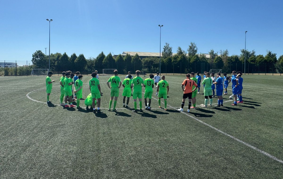 🥵 | Great to be back on the pitch! 

Really hot conditions to return &amp; we can’t fault 30+ lads for putting the effort in &amp; working hard in our in-house friendly today. 

First game back &amp; some really good stuff on show already! 💪🏼

Well in lads!… Up the Town! 💪🏼⚒️