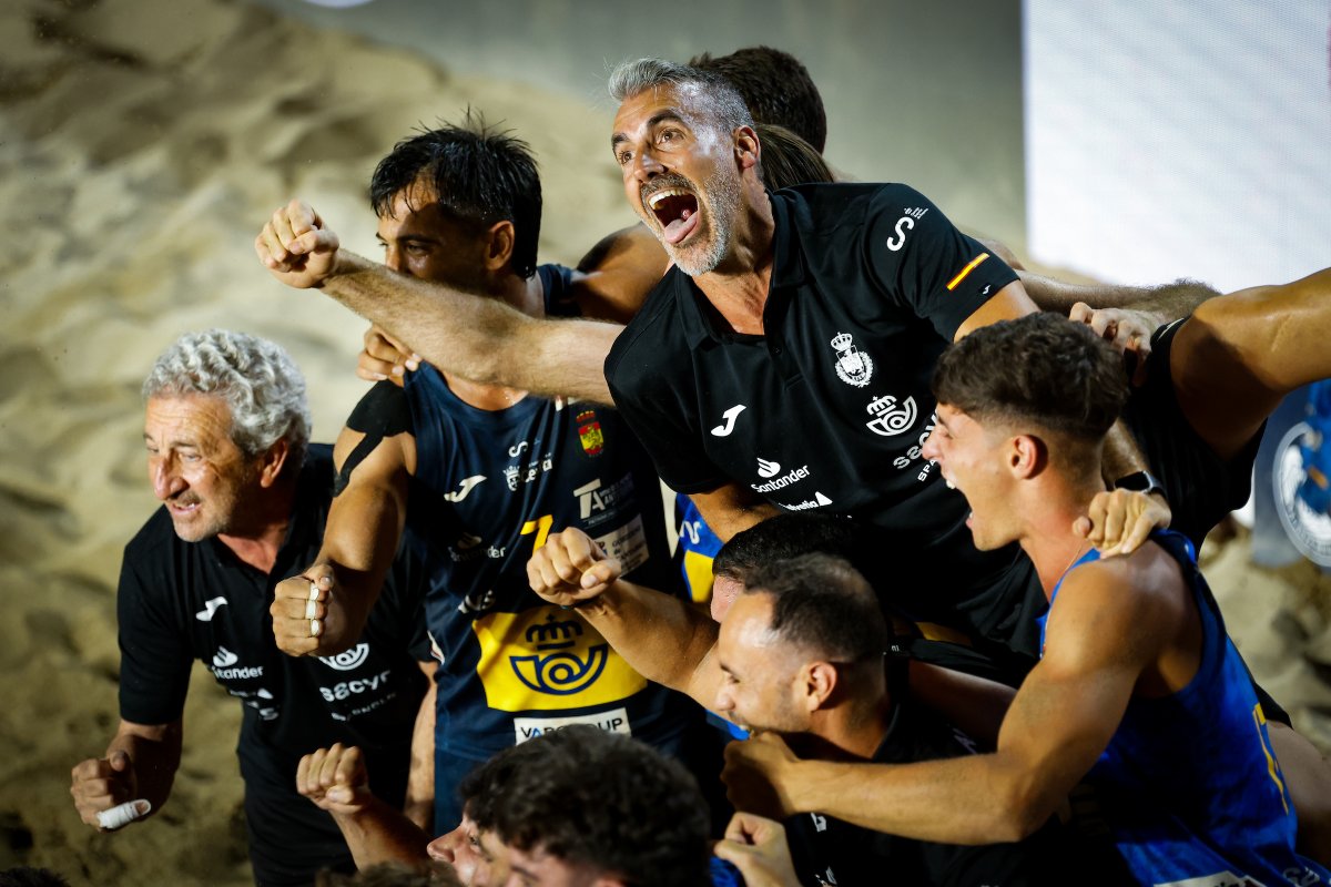 RFEBalonmano tweet media