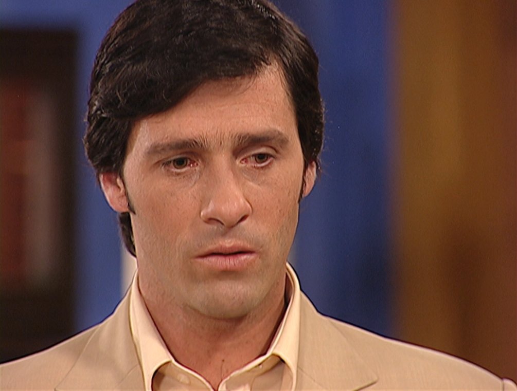 PasdeGavilanes's tweet photo. #PasiónDeGavilanes #PDG2 Doña Gabriela sospecha del extraño comportamiento de su esposo y Fernando decide aprovechar la situación antes de que todo estalle. https://t.co/q4fp1F9NiJ
