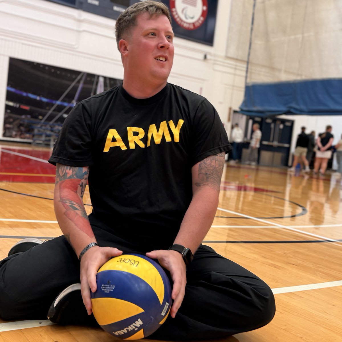 armyARCP's tweet image. #TeamArmy getting in a fun pick up game of sitting volleyball at the #Olympic training center.
#ARCP #DWG25 #Paralympics #Sitting #Volleyball #SVB #ColoradoSprings