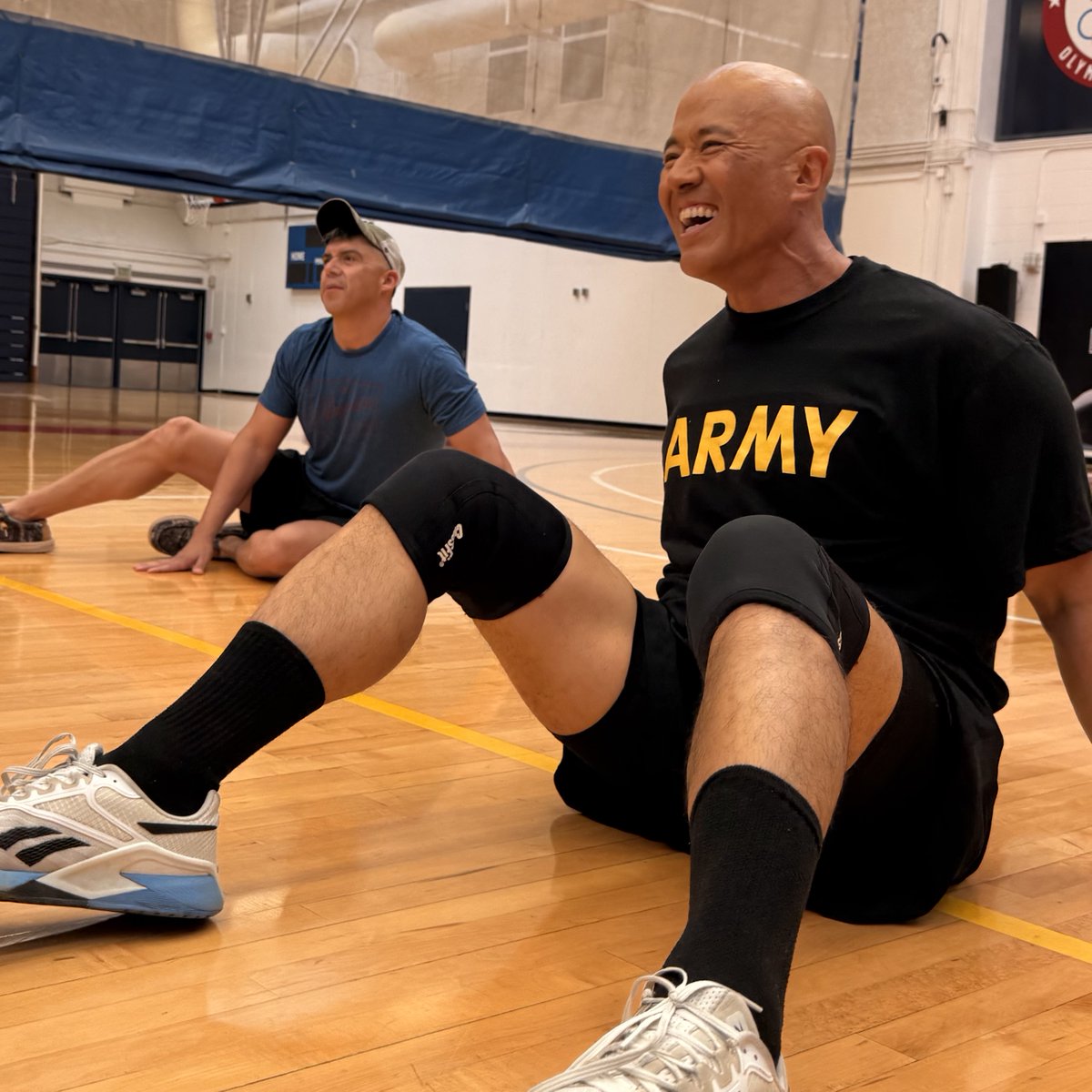 armyARCP's tweet image. #TeamArmy getting in a fun pick up game of sitting volleyball at the #Olympic training center.
#ARCP #DWG25 #Paralympics #Sitting #Volleyball #SVB #ColoradoSprings