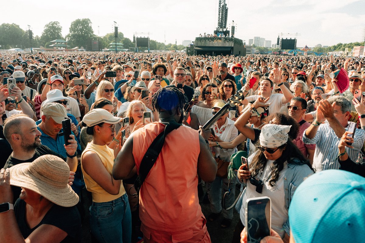 BSTHydePark's tweet image. On the dancefloor with @EzraCollective 🎺
#BSTHydePark #EzraCollective