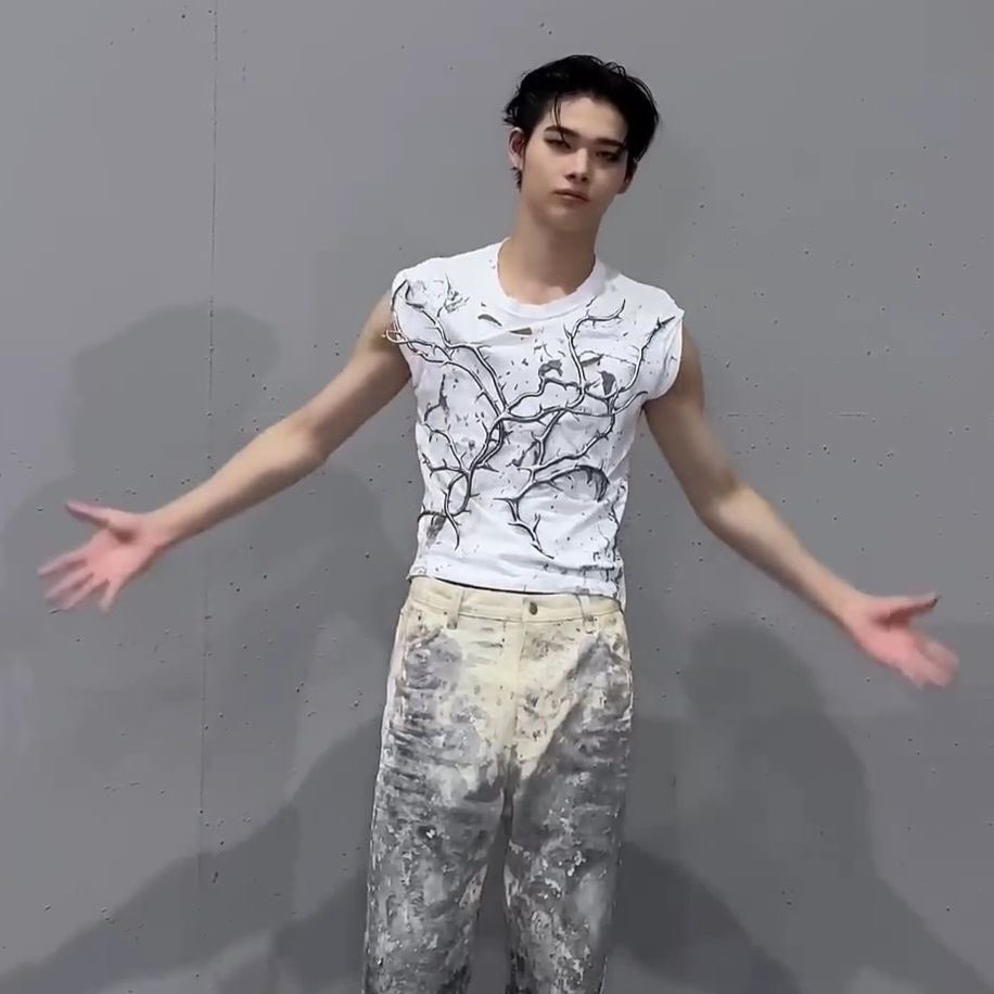 n1ikiz's tweet image. where my hug at