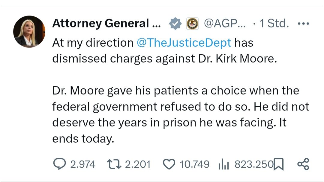 Heute, am 12. Juli 2025 hat Pam Bondi, die amtierende US-Justizministerin, das Verfahren gegen Dr. Kirk Moore eingestellt. Dr. Moore war in Utah angeklagt, weil er während der Corona-Pandemie in seiner Praxis gefälschte COVID-19-Impfzertifikate ausgestellt, echte Impfdosen