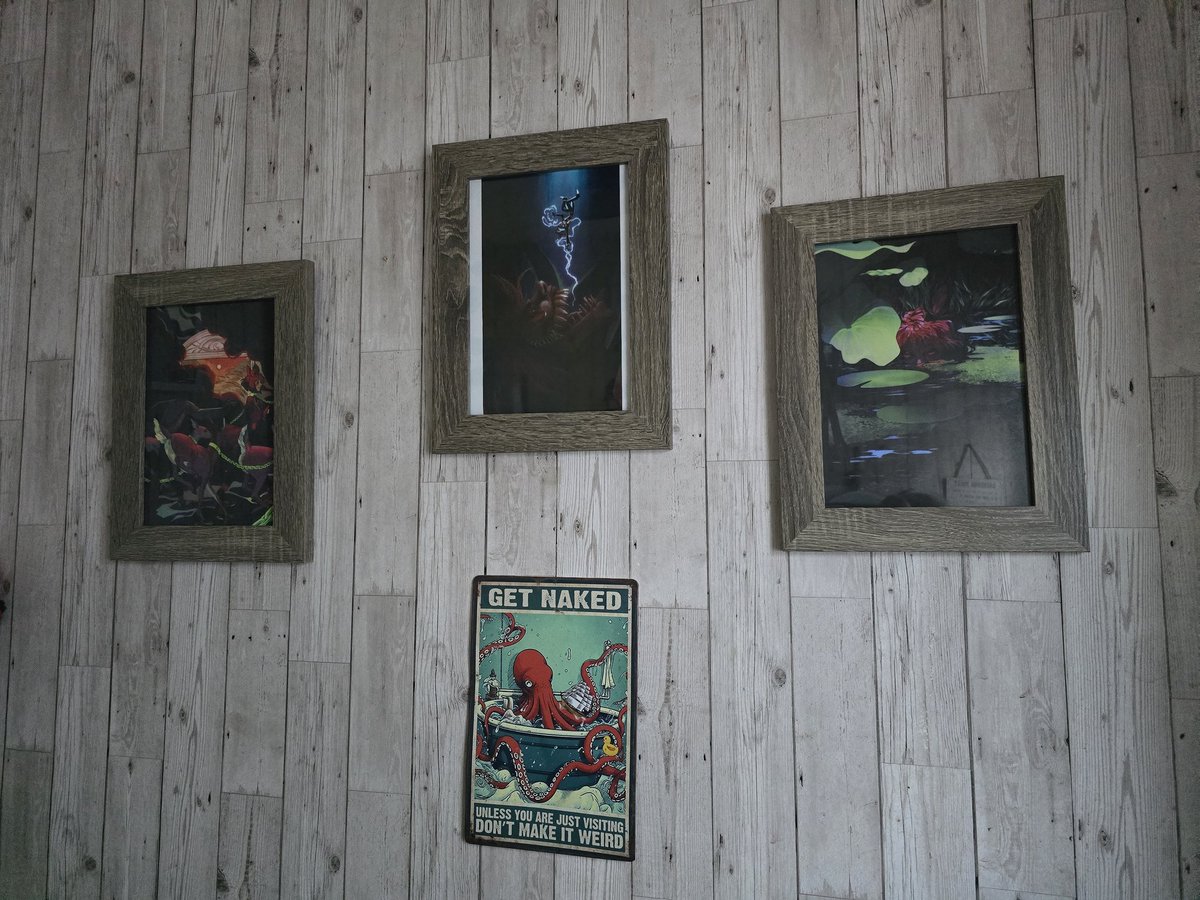 Jade_C93's tweet image. Another beautiful print to join my display this time by dragengyrr :)
redbubble.com/people/DragenG…