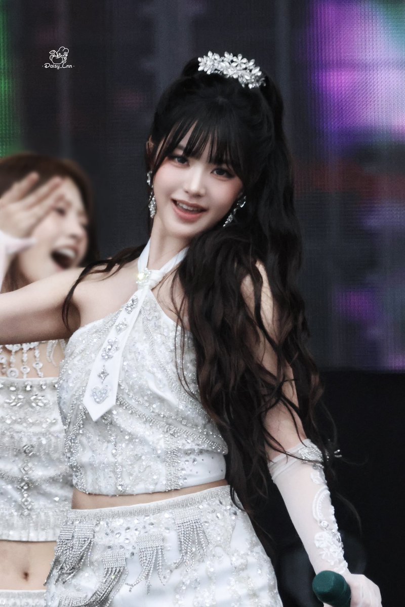 Daisy_Lnn's tweet image. 25.07.12
#μμ΄λΈ #IVE #μ₯μμ #JANGWONYOUNG #μμ #WONYOUNG #γ¦γ©γγ§γ³