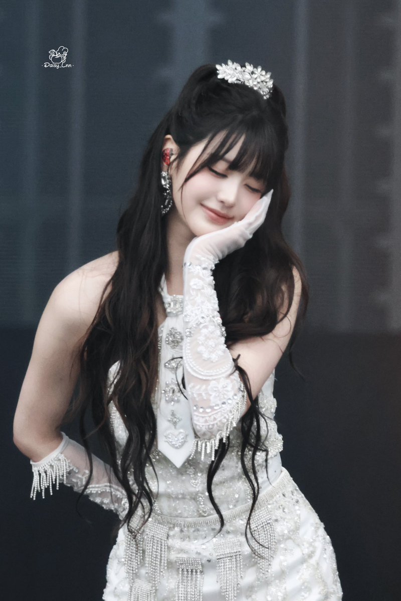 Daisy_Lnn's tweet image. 25.07.12
#μμ΄λΈ #IVE #μ₯μμ #JANGWONYOUNG #μμ #WONYOUNG #γ¦γ©γγ§γ³