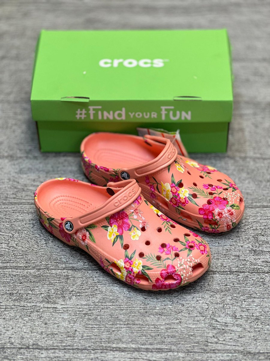 Tekachiixx's tweet image. CHECK ALT. #crocsmen #Crocs