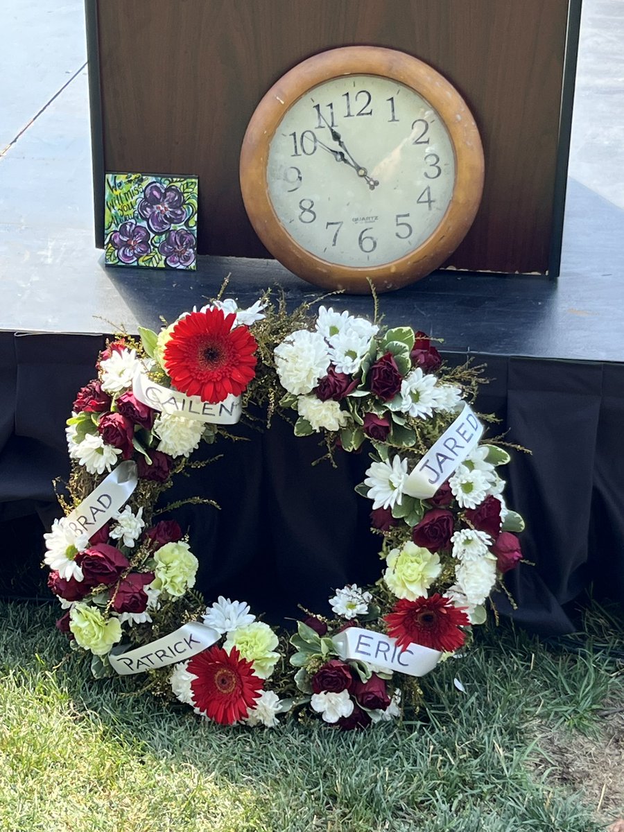 rebeccaorr26's tweet image. The main reason we came out to Kelowna was to be here for the grande opening of the memorial garden in memory of the 5 killed in the tragic crane accident 4 years ago today. This hits so close to home. My heart hurts so much for these five families😭🙏💕
