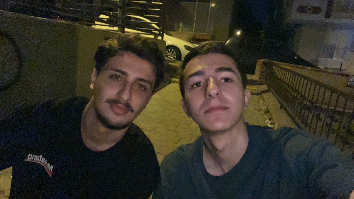 oldbutyiit's tweet photo. Şartlar el vermezse sokakta da yatarız
Merak etme, şehrimizin parklarını tanırız https://t.co/fQrqTCgc7N