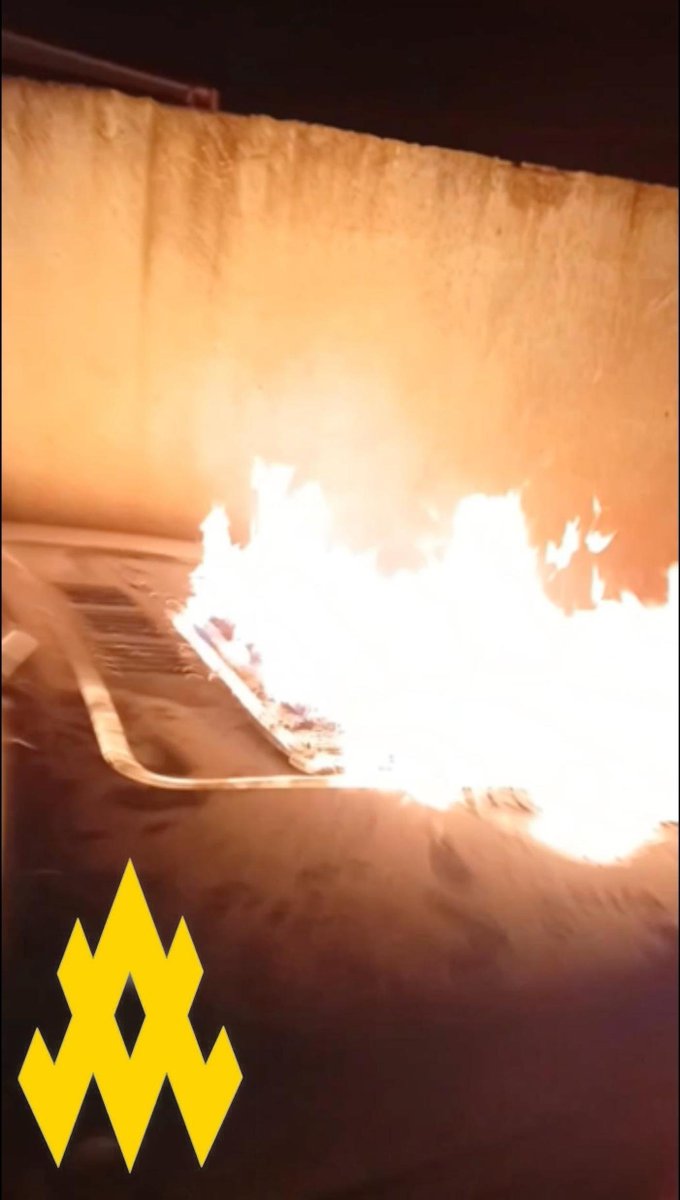 atesh_eng's tweet image. 🔥 ATESH destroyed an Akhmat vehicle in Mariupol. The agent struck at night and escaped while Kadyrovites slept in someone else’s house. Greetings to the murtads and Aladdin’s Slippers — TikToks are banned for you on Ukrainian soil. Mariupol is Ukraine.
#RussianUkrainianWar