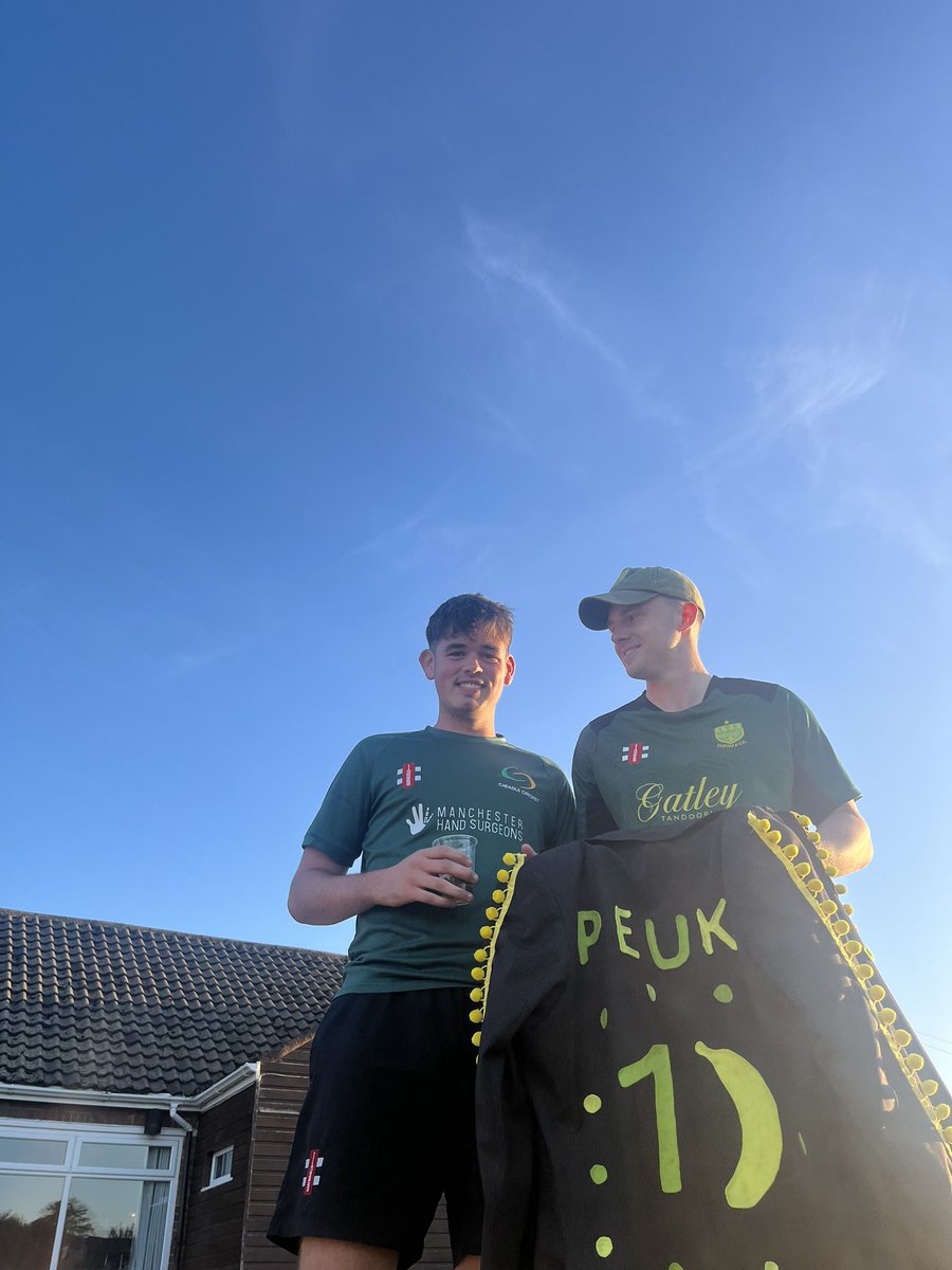 1s beat Toft by 6 wickets 

Clifty 65
Burts 8

Dools 3fer
Broad 2fer

2s lose by 5 wickets 

Nazir 49
Wickets shared

Clifty peuka 🍌