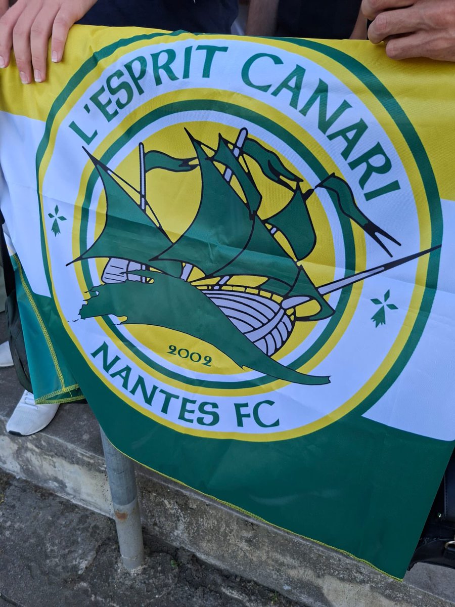 [Match amical] Comme un air de reprise 😎☀️🍻
FCN 2 : 0 Laval
10 EC présents.
#FCNSL #lEspritCanari #EC02 #Nantes #Naoned #matchamical