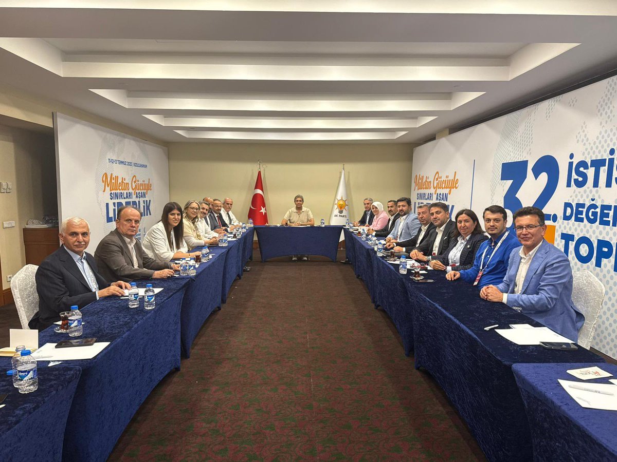 📍 Kızılcahamam

Yerel Yönetimler Başkan Yardımcılarımızla birlikte Kızılcahamam’daki 32. İstişare ve Değerlendirme Kampımızda bir araya geldik.

Millete hizmet yolculuğumuzda; yerelden merkeze uzanan sağlam bir koordinasyon, güçlü bir istişare kültürü ve kararlı bir duruşla