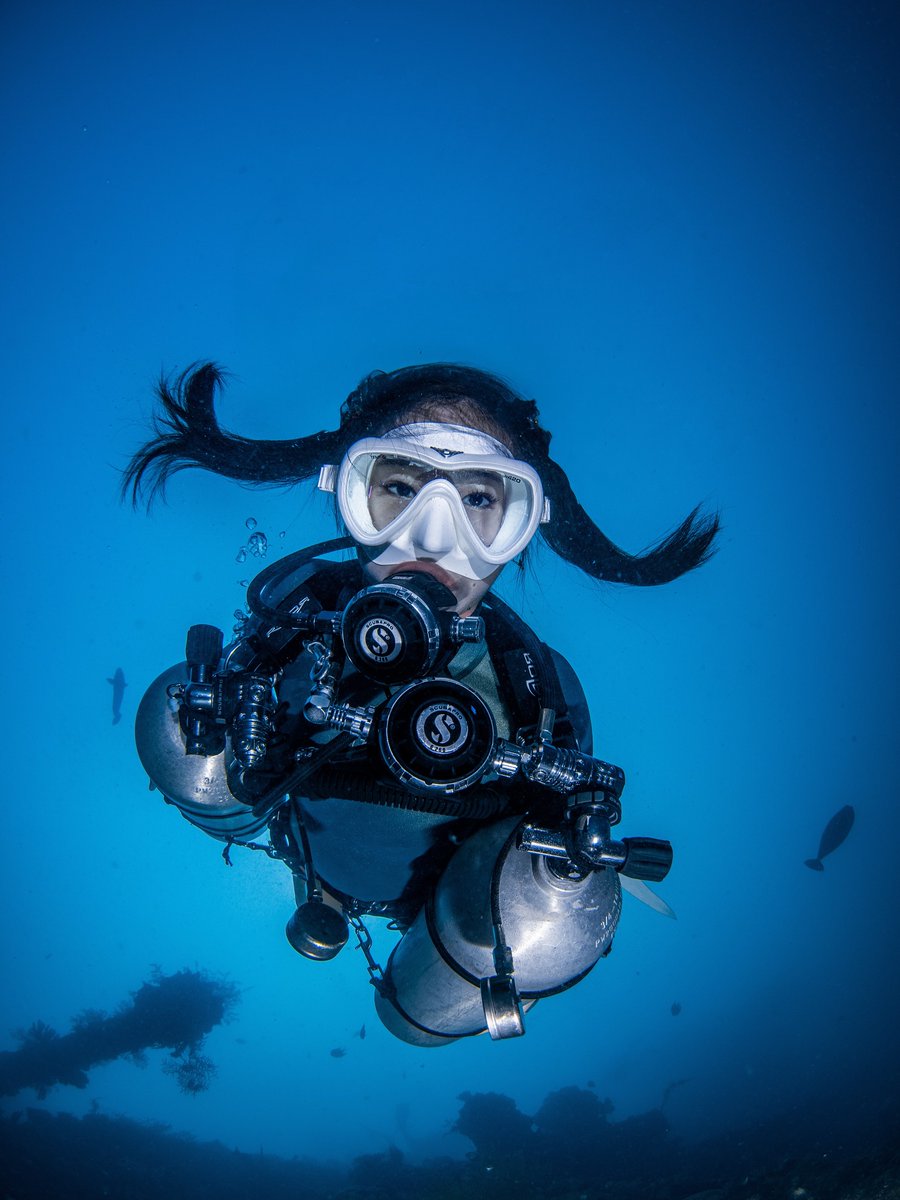 double tank, double the fishy friends ill make

.
.
#scubadiving #scubadive #sidemount #sidemountdiving #tulamben #bali #diving