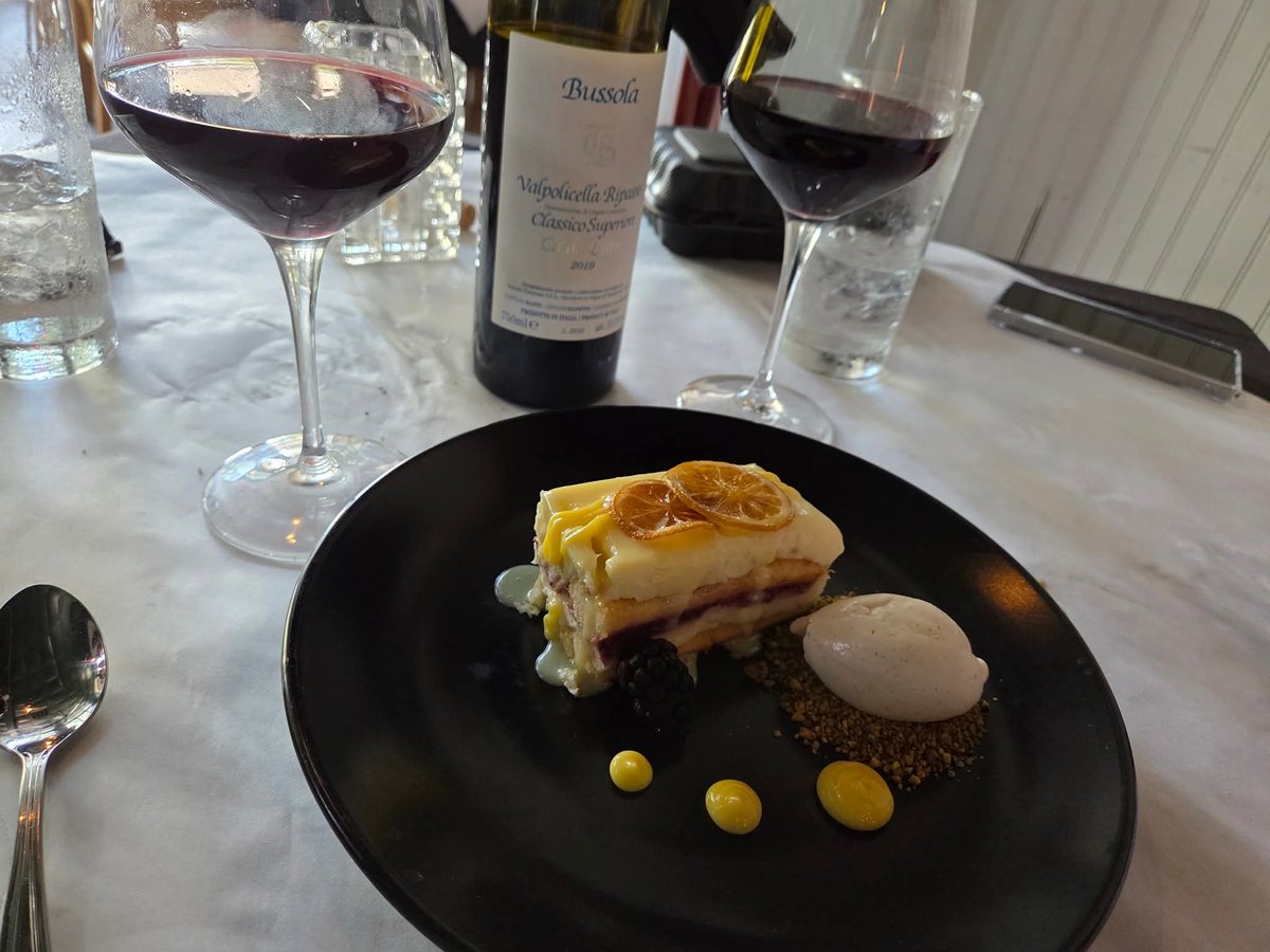 WelbornBeege's tweet image. Lemon tiramisu with blackberry compote and second round of Italian ambrosia.
God bless America 🇺🇸
