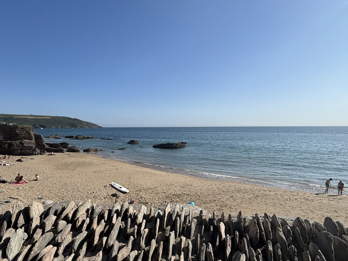 FredThomasUK's tweet image. Beautiful afternoon on Whitsand Bay. We are so lucky to have incredible beaches like this one right on Plymouth’s doorstep ❤️