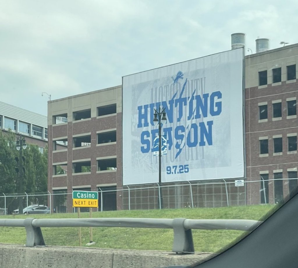 The new slogan has been revealed for the 2025 Detroit Lions:

MOTOR CITY HUNTING SEASON 😤🔥

(📸: <a href="/Section344Lions/">𝐒𝐄𝐂𝐓𝐈𝐎𝐍 𝟑𝟒𝟒 𝐋𝐈𝐎𝐍𝐒</a>)