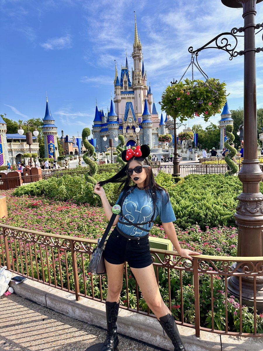 bloodymariarose's tweet photo. Even during a bachelorette, I need the be the most haunting presence in the theme park 🖤
#disney #wdw #magickindom #cinderellascastle #disneygoth https://t.co/0VbgZE22fn