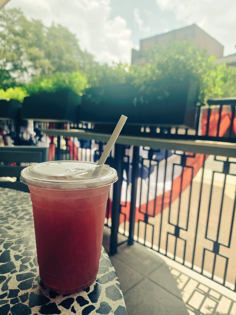 roslmartin's tweet image. Rose petals and strawberry jam tea for a day of 38 degrees Celsius ❤️