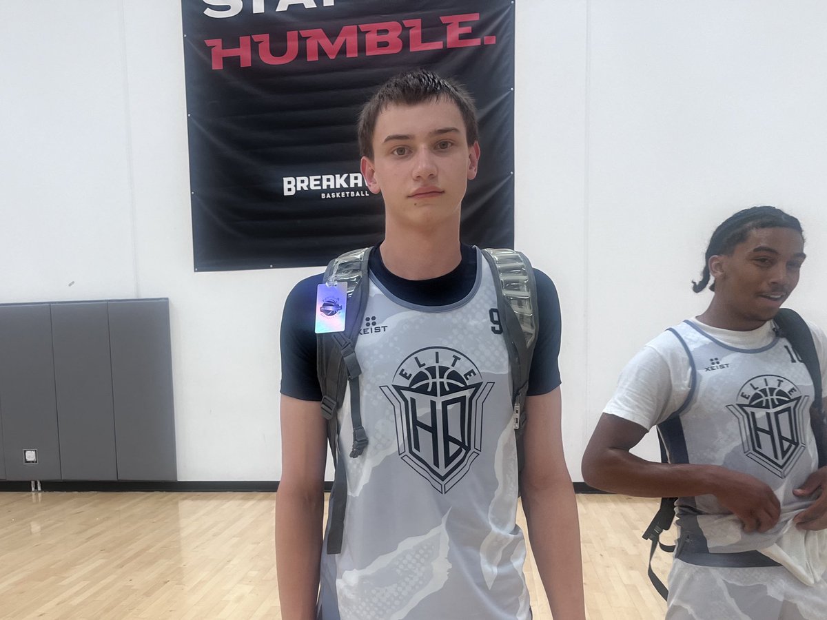 Fab Hoops (@fabhoopss) on Twitter photo Was really impressed with Ryan’s play this afternoon. At 6’6 he blocks or affects multiple shots and is a rim runner. He scored 14 points leading HQ Elite to the win!
<a href="/ny2lasports/">NY2LA SPORTS</a> <a href="/MHS_Boys_/">Midwest Hoops Spotlight</a> Was really impressed with Ryan’s play this afternoon. At 6’6 he blocks or affects multiple shots and is a rim runner. He scored 14 points leading HQ Elite to the win!
<a href="/ny2lasports/">NY2LA SPORTS</a> <a href="/MHS_Boys_/">Midwest Hoops Spotlight</a>