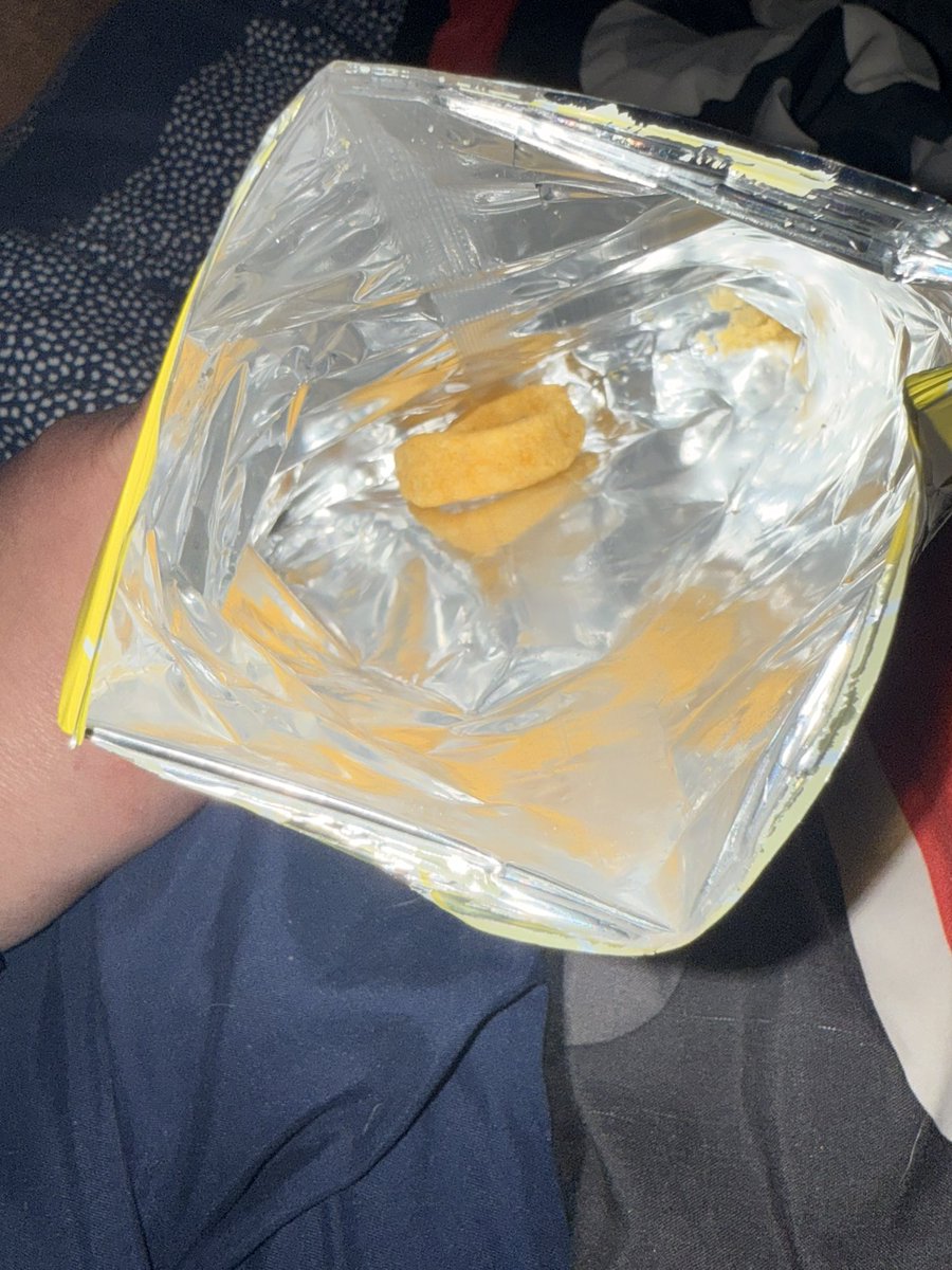 Tech_In_Ed's tweet image. Hey @Fritolay is “Funyuns” singular, or plural? Because my bag says “singular”.