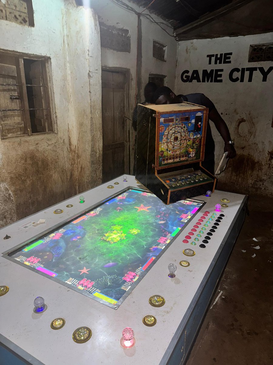 lgrb_uganda's tweet image. Our Enforcement team with support from @PoliceUg has resumed its countrywide crackdown on illegal gaming machines. We confiscated over 154 illegal gaming machines from Mpigi, masaka, and surrounding towns.
We thank all those who continue to provide us with valuable information…