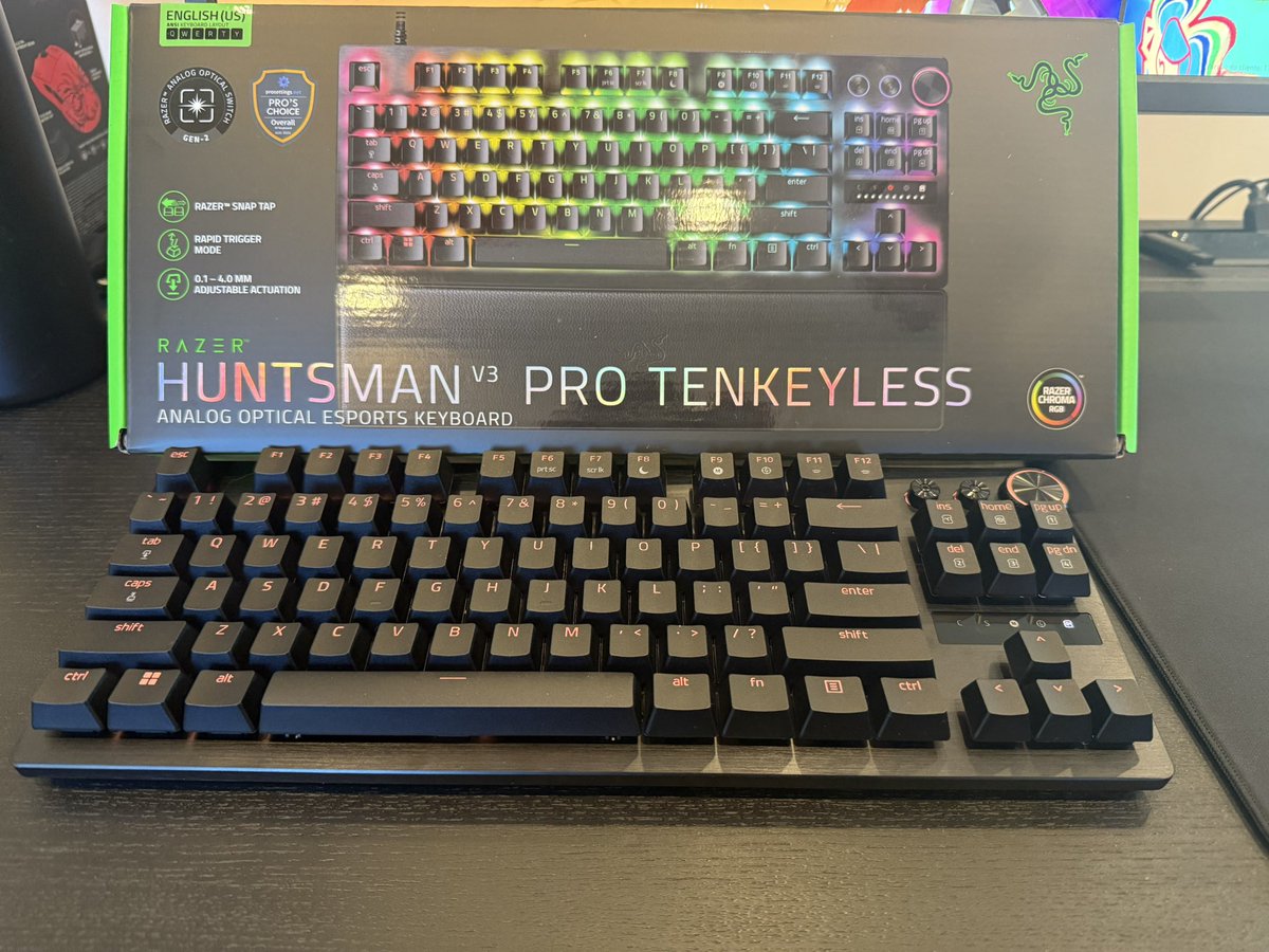 Muito obrigado pelo teclado, fortaleceram demais 💚 <a href="/TeamRazer/">Team RΛZΞR</a>