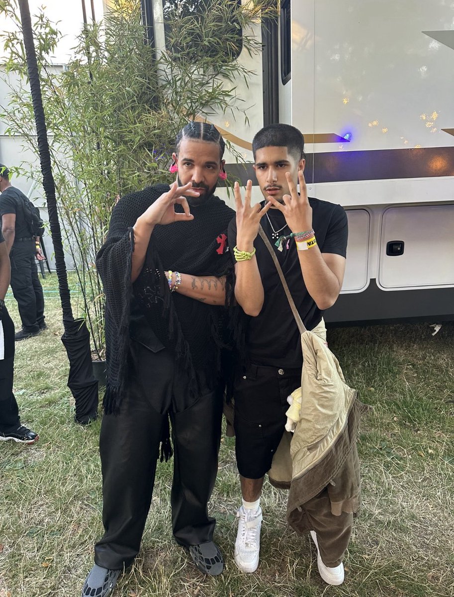 sleazepopdaily's tweet image. Fakemink links up with Drake and Yeat at Wireless Festival