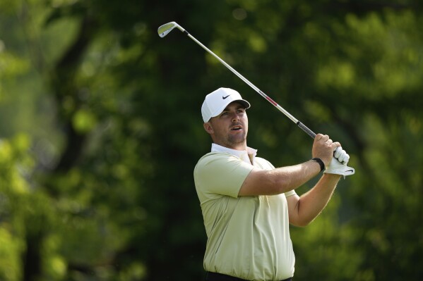 TOURMISS's tweet image. HAS GOTTERUP GOT WHAT IT WILL TAKE TO DENY RORS ❓

Chris Gotterup @OWGRltd No. 1⃣5⃣8⃣th out to capture 2nd #PGAT 🏆&amp;amp; stop @McIlroyRory securing a 4⃣5⃣th pro career 🏆 @ScottishOpen 💪

Read:  golfbytourmiss.com/2025/07/has-go…

📷 Getty

✅ @TOURMISS