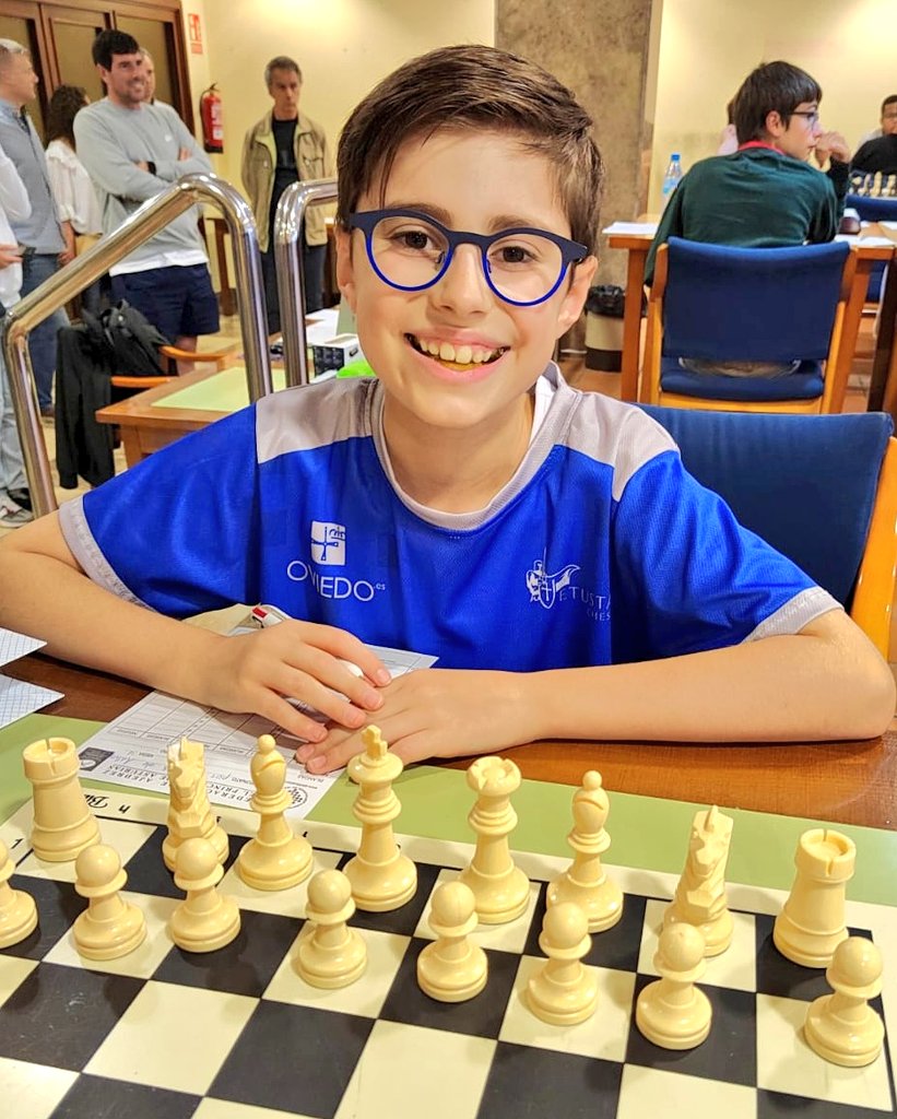 XXIV OPEN DE COLUNGA
GRAN TORNEO DE DAVID JUNQUERA 
Finalizó este Open organizado x <a href="/AjedrezOviedo93/">Oviedo93</a> con la participación de 129 jugadores, 3 dl @VetustaChes Torneazo de David Junquera con 6/8, puesto 11° y +100 de ELO! Dani Solís 4.5 y Pablo Álvarez 2.5.
info64.org/xxiv-open-de-c…