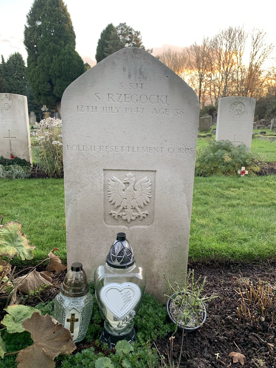 Staff Serjeant Stanislaw Rzegocki, Polish Resettlement Corps, who died on this day in 1947. The PRC was created as a holding unit for members of the Polish forces who had served with the British and did not wish to return to communist Poland after WW2.

📍Warwick Cemetery 🇬🇧