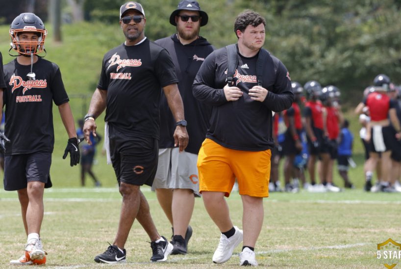 “I have some great people around me.”

On Jake Dawson—Clinton’s 24-year-old first-year head coach—and the advice from area veteran coaches he is carrying into year one. 

STORY 5starpreps.com/articles/big-t…