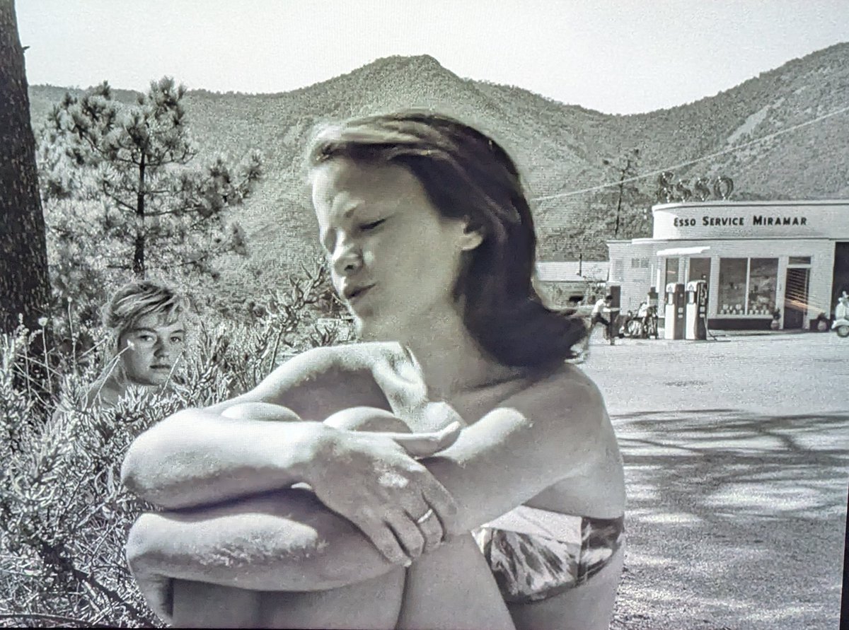 GotThatWMD's tweet image. The blocking in this composition from Jacques Rozier's Blue Jeans 😘