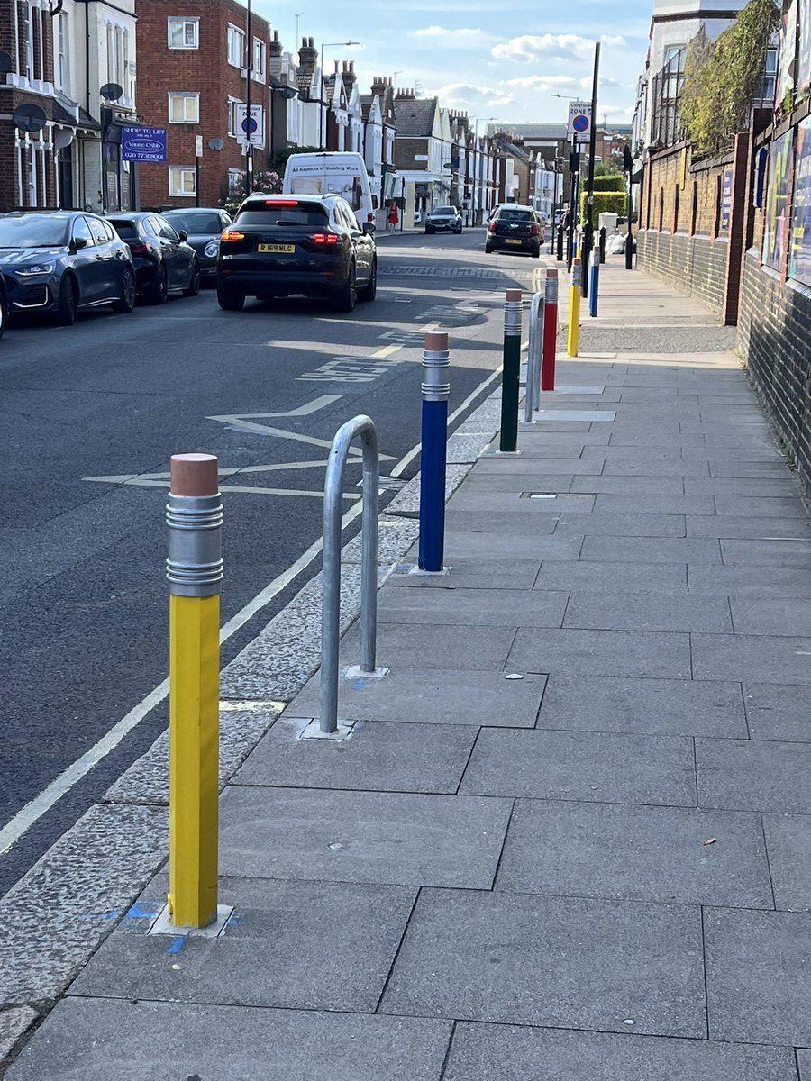 초등학교 앞 귀여운 … 가드 ??
이런건 뭐라고 부르지???