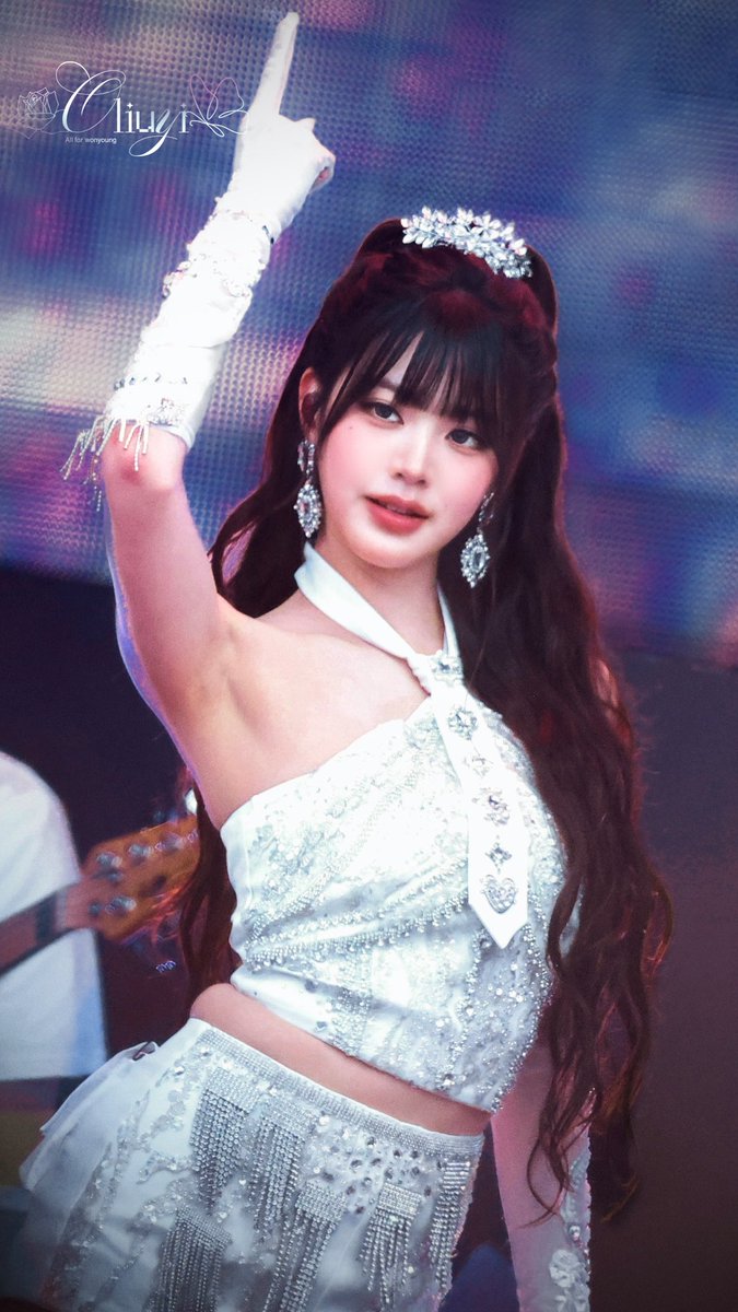 250712🖤💙🐰

#JANGWONYOUNG #장원영 #ウォニョン #IVE #아이브