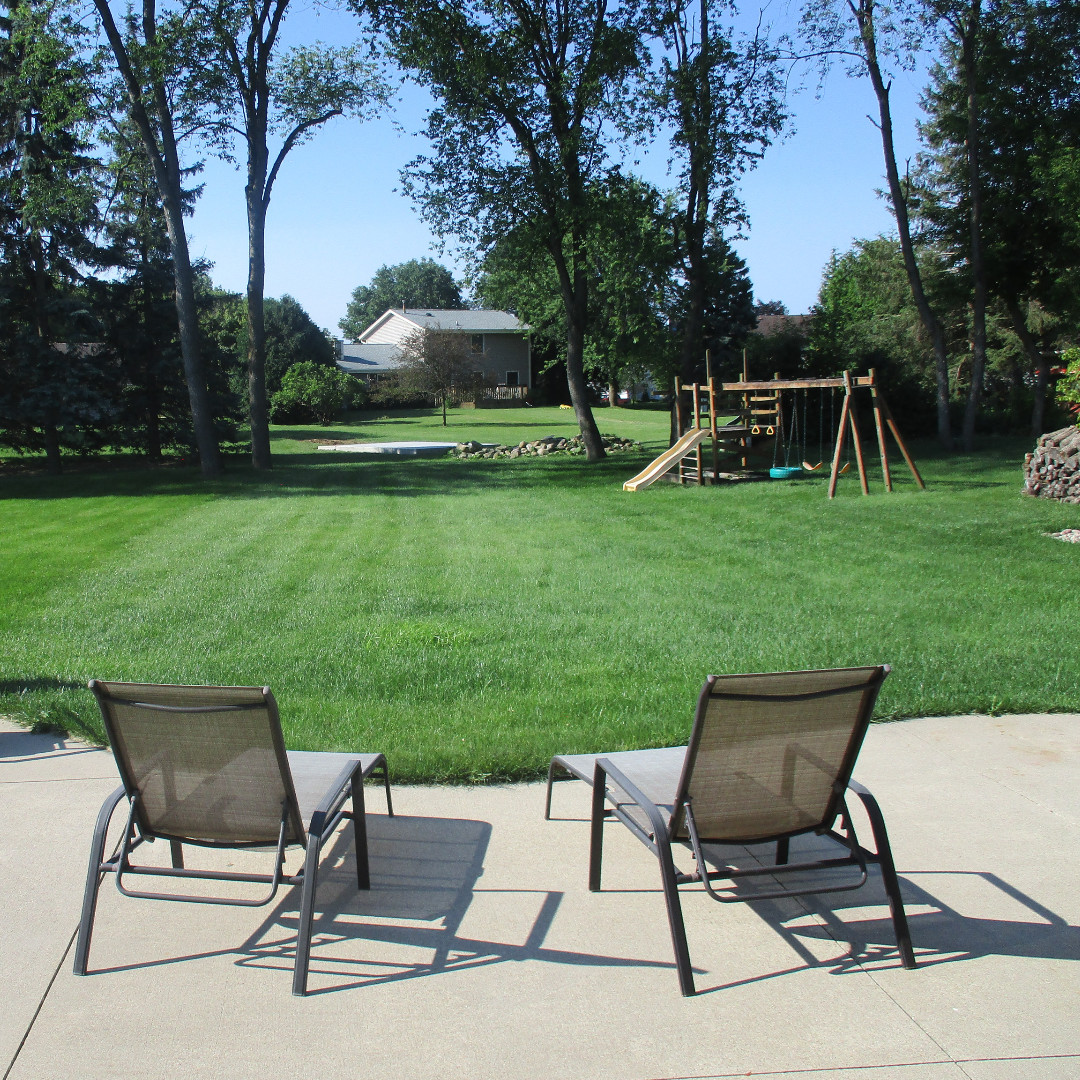 Tonight on #HouseHunters 🌱
First time buyers look to get out of their cramped rental in Milwaukee. She wants an older home with character while he prefers something newer, but her refusal to compromise has dragged their search along for years.

10|9c on @HGTV 🌸