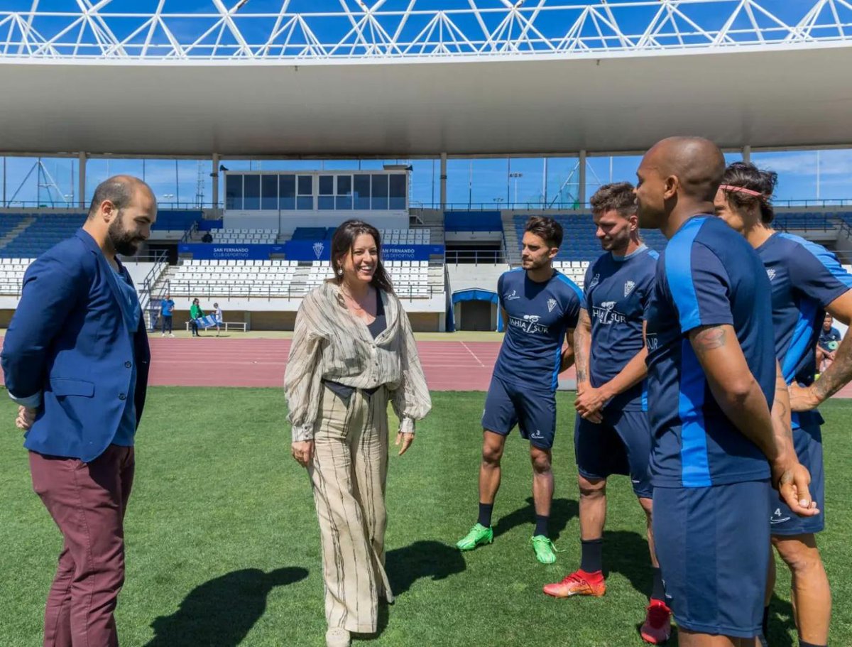 solofichajes123's tweet photo. 🗣️Patricia Cavada, alcaldesa de San Fernando: "El CSD nos da el visto bueno para usar la licencia del @SanFernando_CD y seguir compitiendo con el nuevo club, pero la @RFEF no lo permite. Se va a intentar presionar para conseguirlo a tiempo" https://t.co/Z1ra2WlUvA