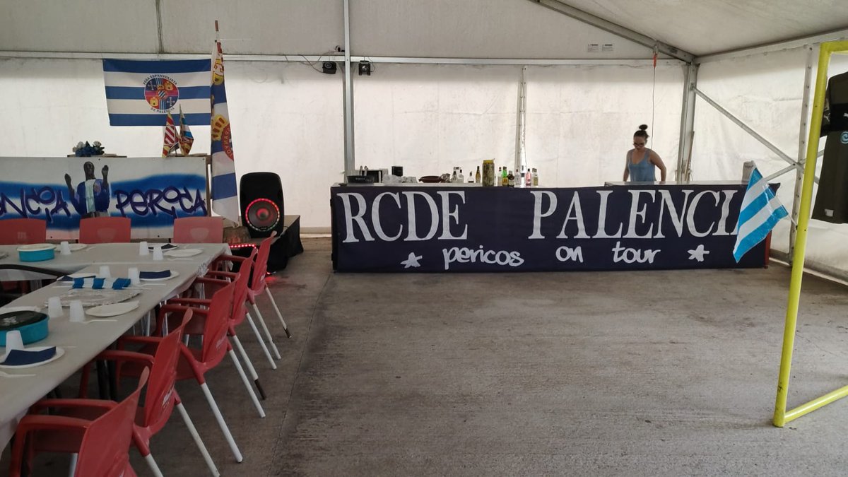 PbibCerdanyolaV's tweet photo. Otro año más, Presentes en el premio Lechazo de Palencia. 
Hacemos penya, hacemos #rcde.
Un any mès, al premi lechazo, a Palencia. Fem penya, Fem #RCDE https://t.co/8vH8YgK9h8