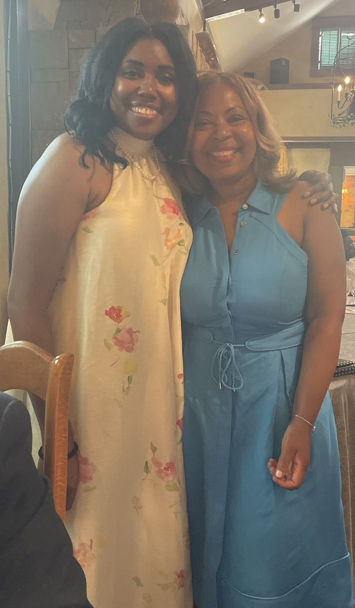 cmesi's tweet image. Enjoying the wedding of Janay Eyo, previously with @ProgressChamber & @USHouseFSC 💒 🎉