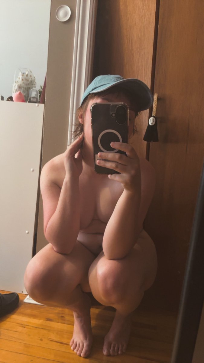 ThatButchSwitch's tweet photo. This cute butch has some pics and vids to sell✨ DMs open, snap in the caption😉

$3 a pic or 5 for $10, and $7 a vid💕

sellingcontent | selling | butchdyke | lesbian | nsfwtwt https://t.co/CsrENMBfC9