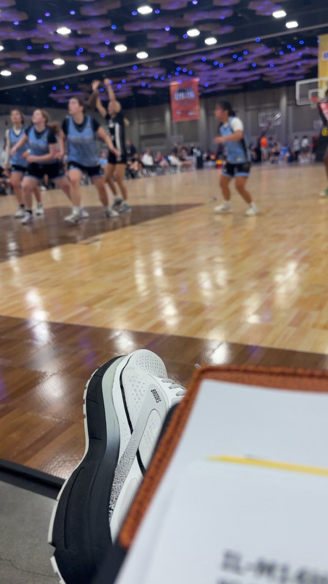 New venue, new tournament, new shoe choice, same mission #findingfuturepioneers 

#swingtheaxe