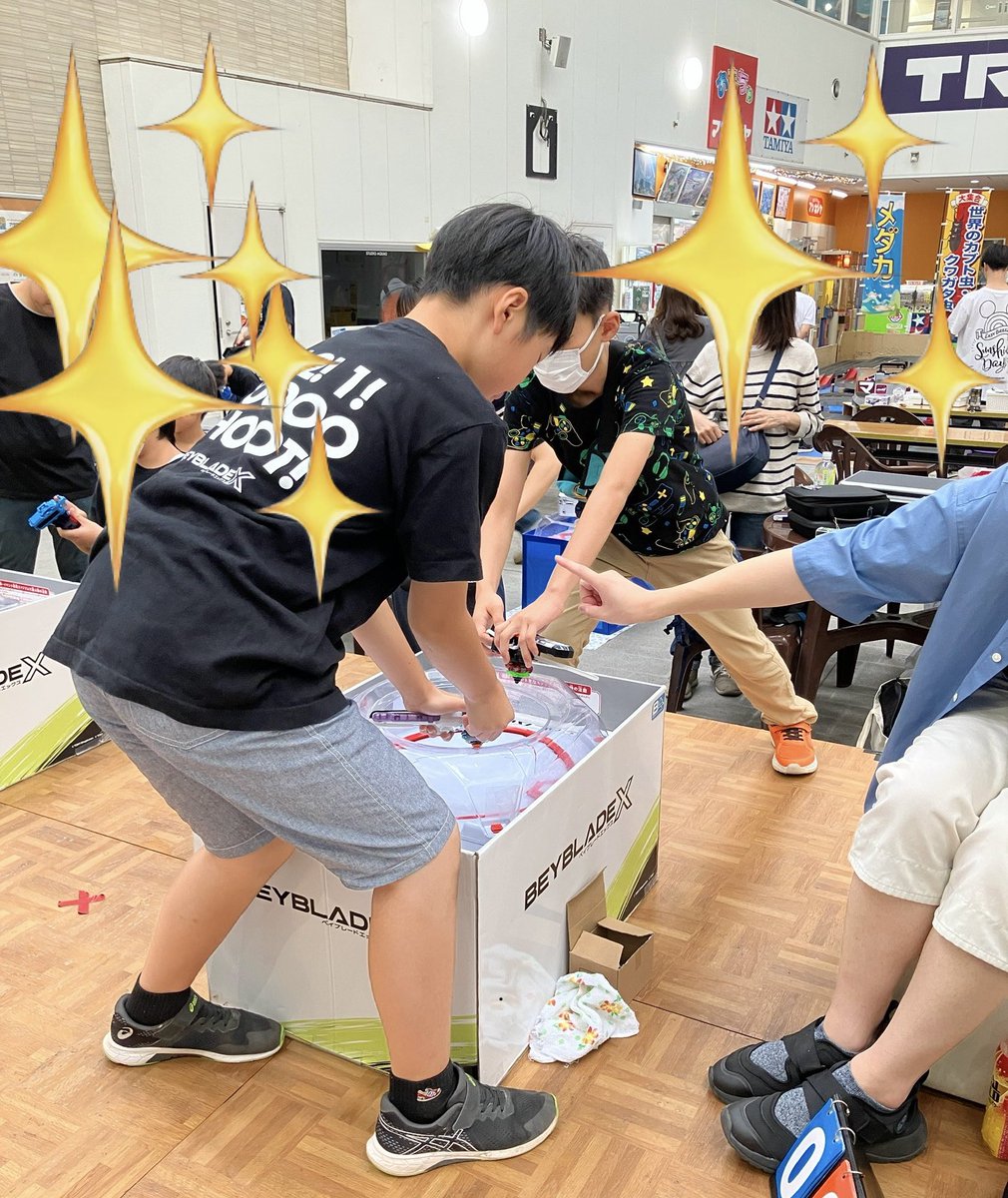 昨日は #マンネンヤ でS1&amp;G3参加しました！
🦑ップは全員イカしてない結果🐔、G3は長男ベスト8、次男16。じゃんけん大会の決勝に子ども達2人とも残ったのに取れなかったりと、何とも惜しい日でした😅
あ、最弱王も惜しかったんでした💦ｱﾌﾞﾅｲ
運営、ジャッジ、対戦の皆様ありがとうございました😊