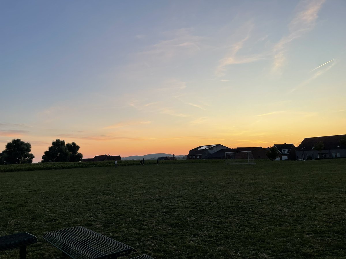 Students are currently enjoying some free time, playing badminton, basketball, football, pool. 

A great finish to a busy day. 

👍
