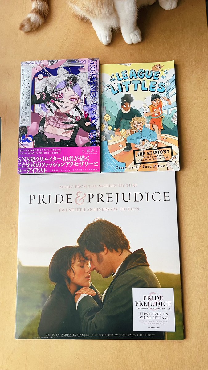 luztapiaart's tweet image. Mail day!! As soon as I get my hands on my in-law's record player I'll show you the Pride and Prejudice vinyl 💖💖