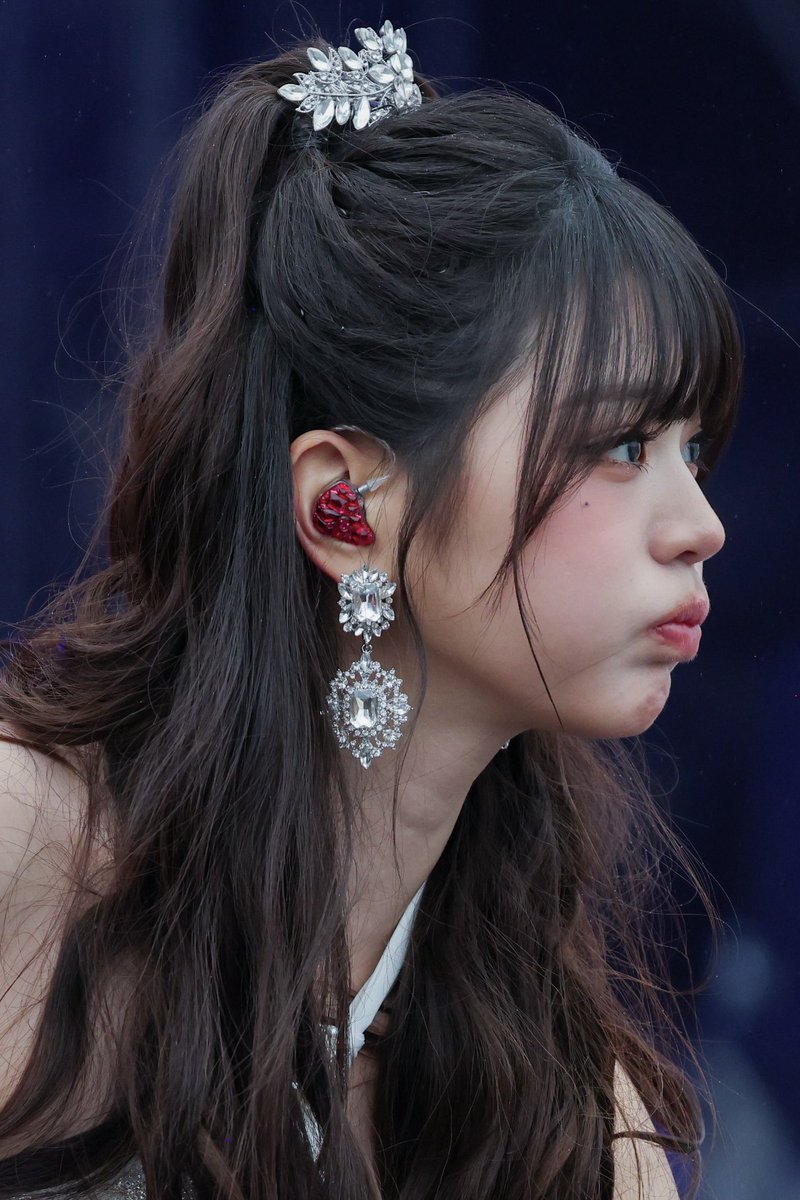 Precious baby 🥹🤏🏻

IVE HEADLINES LOLLAPALOOZA
#IVEpalooza #LollaBerlin
#장원영 #JANGWONYOUNG #IVE