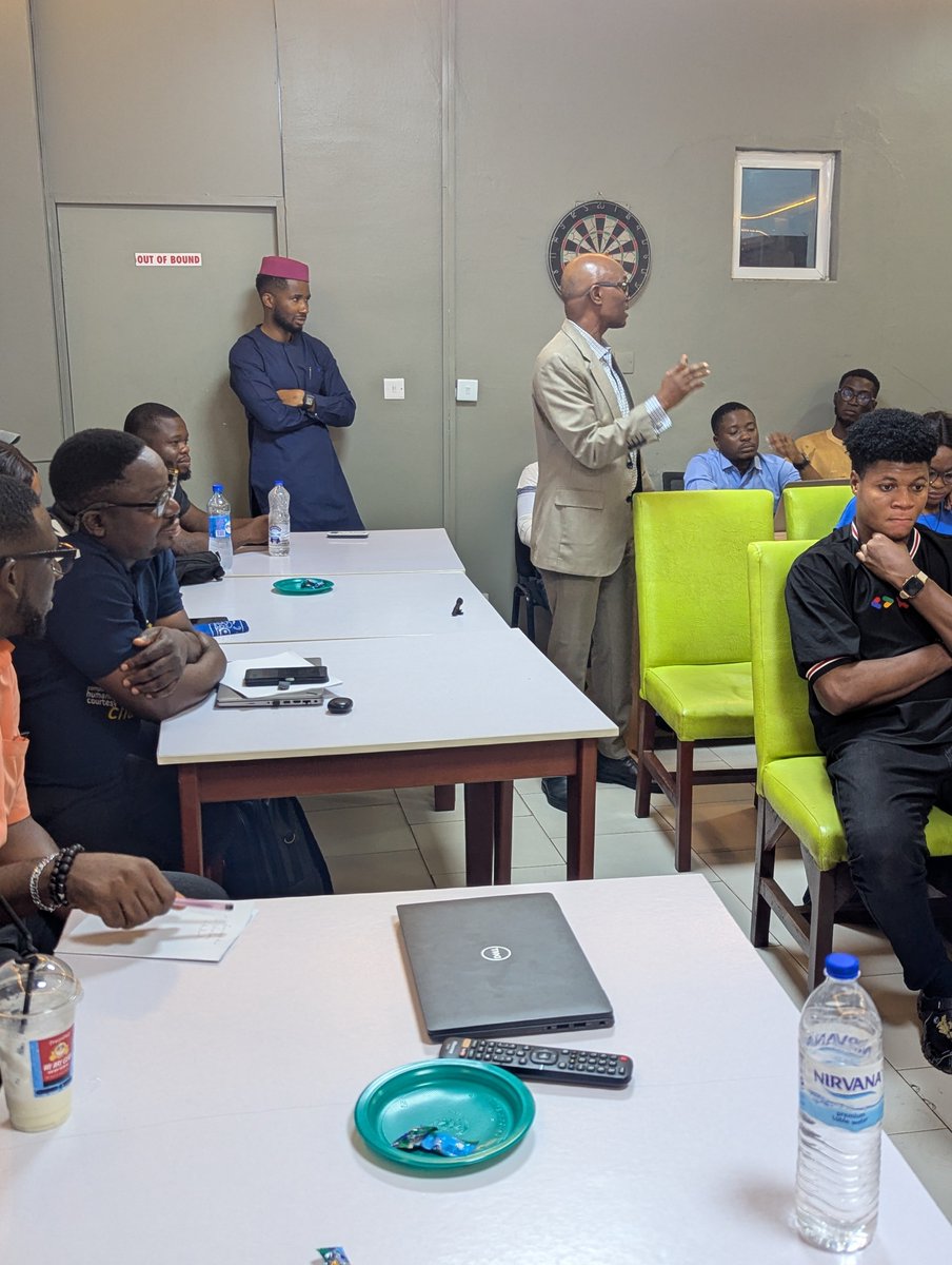 thethirdroom_ng's tweet photo. We hosted the very first edition of The Third Room on Thursday night and it was beautiful.
@unclegbeke helped us make sense of the new tax laws.
The room was full of questions, honesty, and calm.
Thank you for coming.
We’ll see you and your friends at the next one on the 24th https://t.co/ydRYwiXYW4